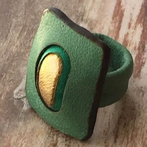 Mint & Kelly green with gold leather ring